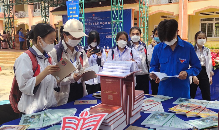Sôi nổi các hoạt động tại Chương trình “Sách và tuổi trẻ học đường”